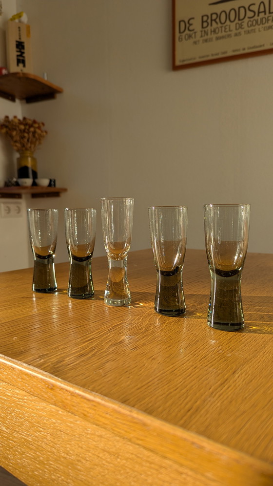 Image 1 of Set di 4 bicchieri vintage Holmegaard grigio fumo + 1 Ulla Uno Westerberg