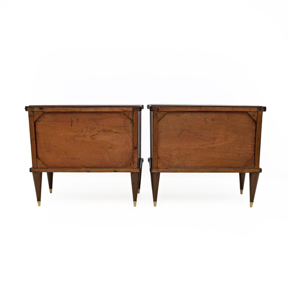 Image 1 of Paire de tables de nuit italiennes modernes du milieu du siècle en noyer et racine de thuya, années 1950