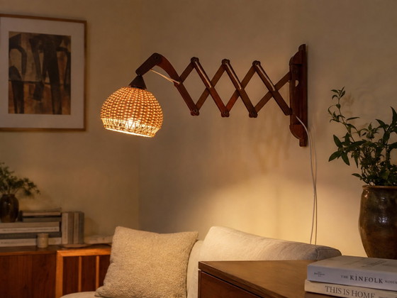 Vintage Teak Scissor Wall Lamp with Rattan Shade – 1960s/70s Scandinavian Design – Wall lights, Wicker, Wood (photo 3 of 9)