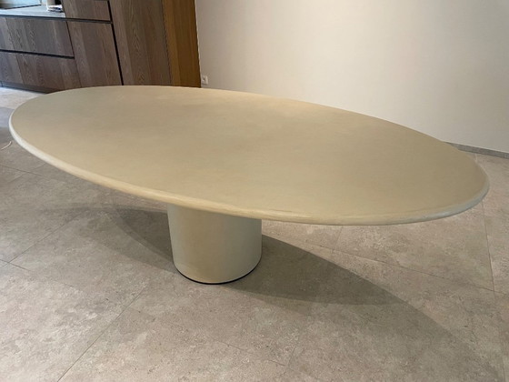 Image 1 of Mesa de comedor ovalada mortex