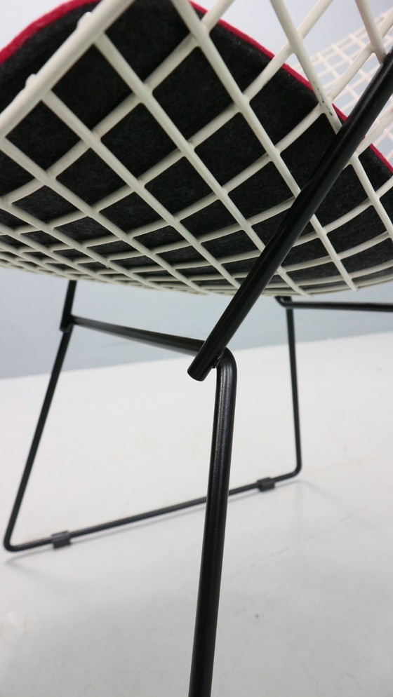 Image 1 of Silla Diamond de Harry Bertoia en metal blanco y negro y nuevos asientos años 60