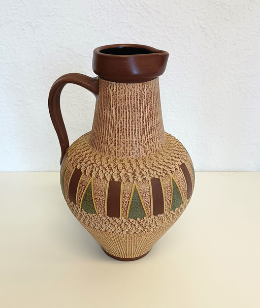 Vase à fond sgrafitto Sawa