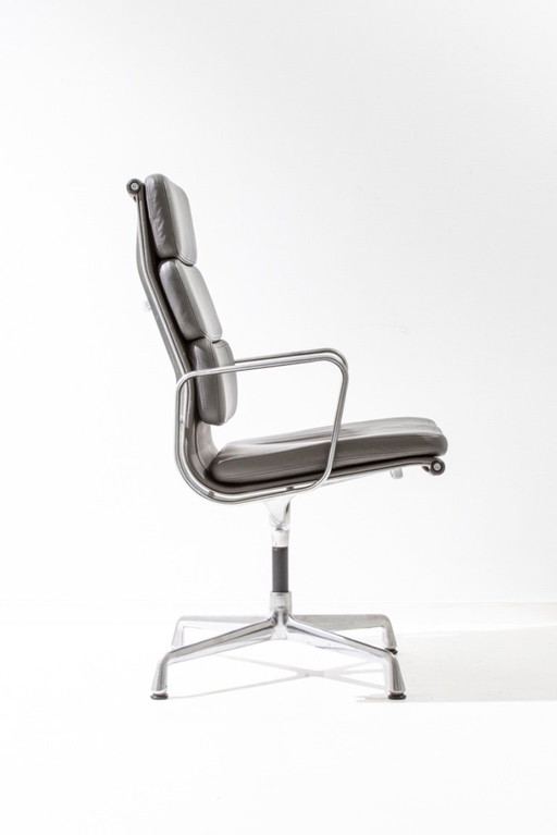 Vitra Eames EA112 Soft Pad