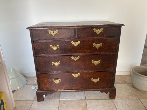 Cómoda antigua inglesa