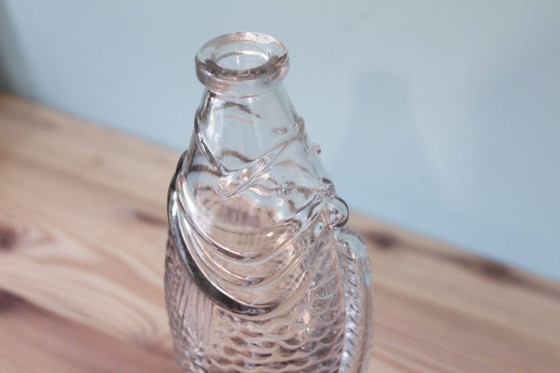 Image 1 of Bouteille vintage en forme de poisson