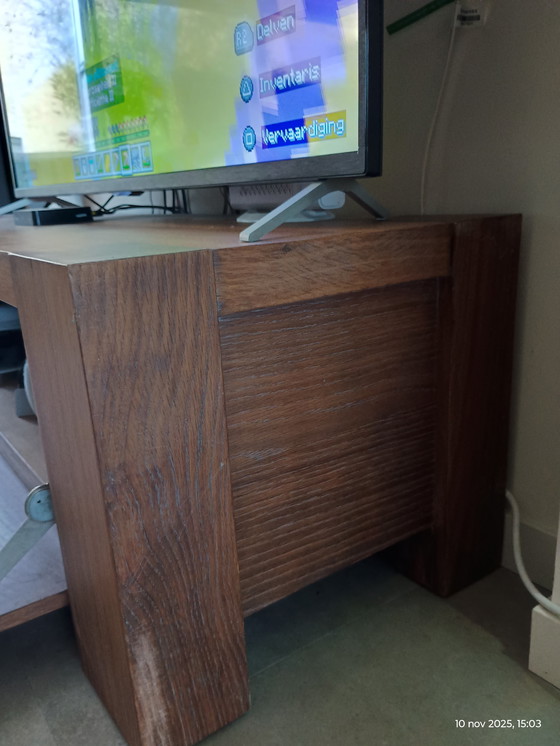 Image 1 of Fernsehschrank mit Klappe