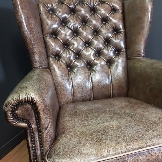 Image 1 of Fauteuil Chesterfield à oreilles vintage | Env. 1985-1990