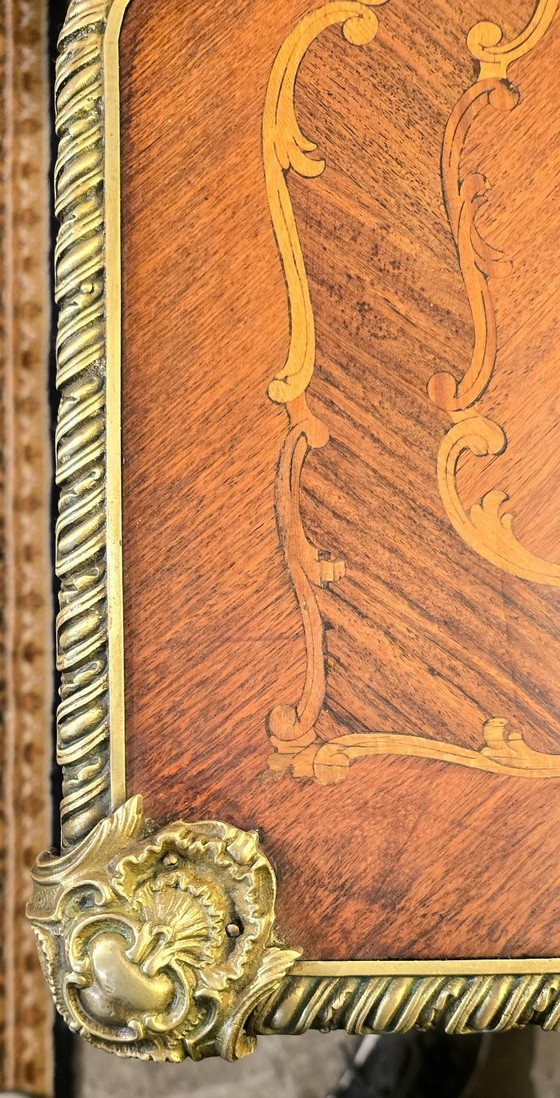 Image 1 of Escritorio plano estilo Luis XV en marquetería - obra del siglo XX