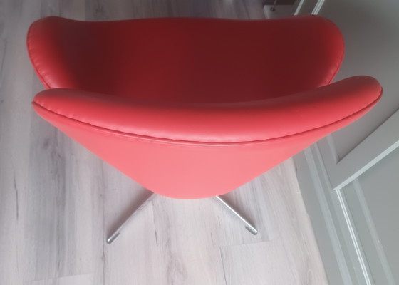Dänisches Design Unmarkierter Leder-Schwanenstuhl Moderner Drehstuhl – Drehstühle, Metal, Leather (photo 6 of 12)