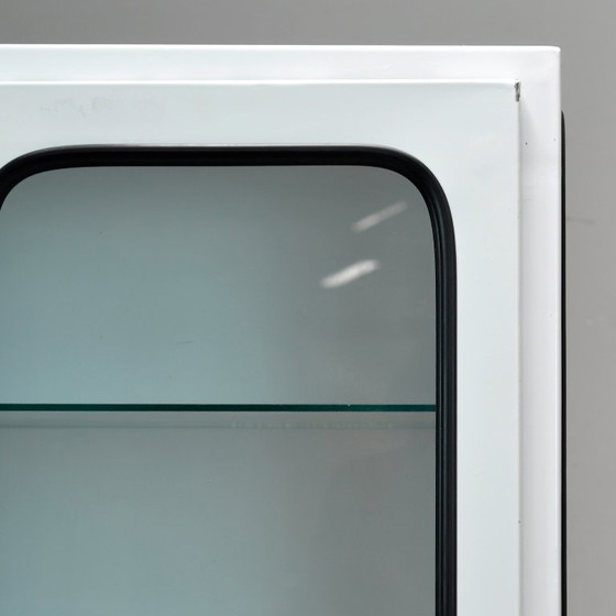 Image 1 of Armoire médicale vintage, années 1970