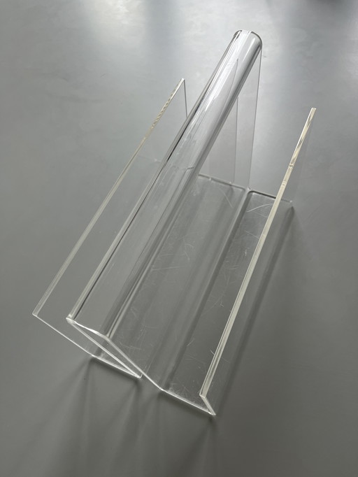 Plexiglas reading tray
