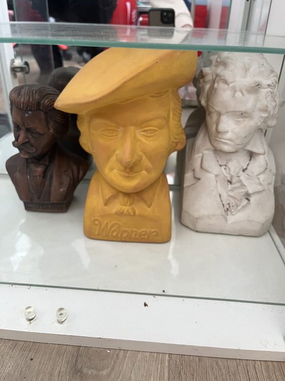 Image 1 of Busti delle guardie