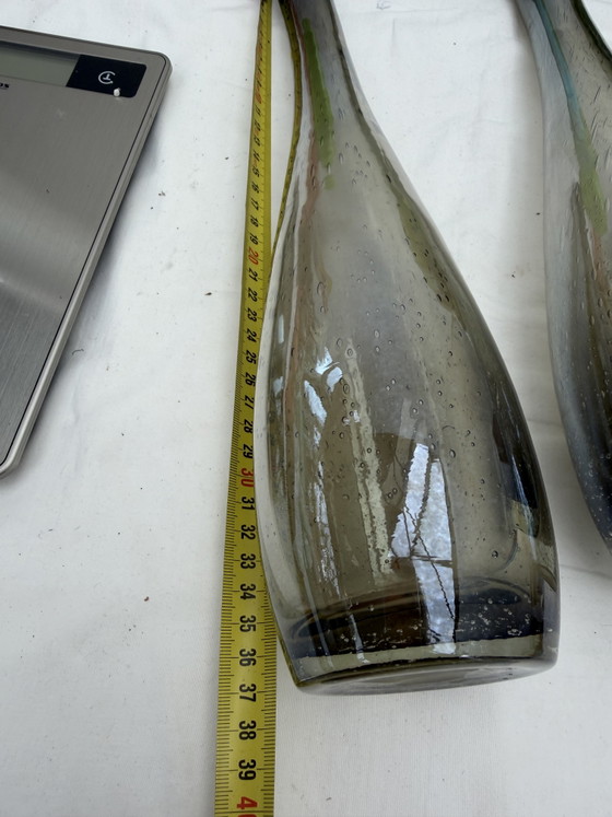 Set of 2 Vintage Mid-Century Soliflore Vases – Smoked Glass with Air Bubbles (37 Cm) (photo 4 of 9)