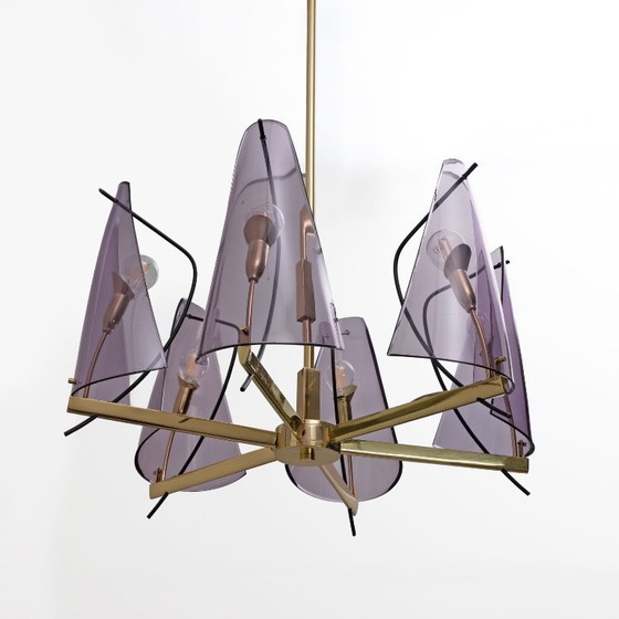 Image 1 of Lampadario italiano Stilux Milano di metà secolo in ottone e plexiglass viola, anni '70