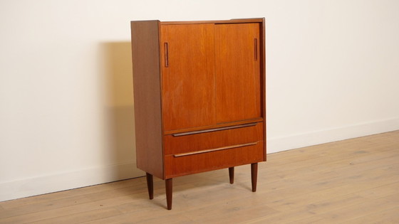 Image 1 of Vintage wandkast | Schuifdeuren | Deens design | 120 cm