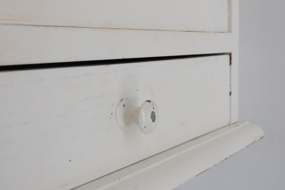 Image 1 of Franse Art Deco witte spiegelende scheer- of medicijnkast in eikenhout