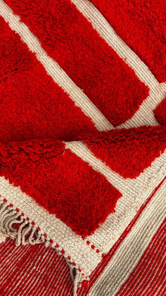 Image 1 of Handgeweven Marokkaans Mrirt wollen vloerkleed 190x300 cm | Rood en crèmekleurig geometrisch ontwerp