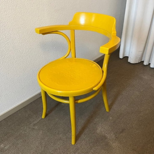 1x yellow Chair 233 from Thonet