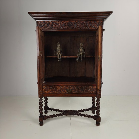 Image 1 of Geschnitzter Kolonialschrank aus dem späten 19. Jahrhundert – Niederländisch-Ostindien