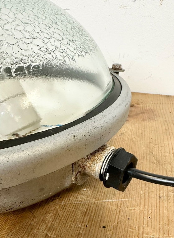 Image 1 of Industriële Sovjet-wand- of plafondlamp, jaren 70