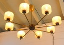 Lampadario scandinavo a otto luci, teak, ottone e opalino, metà secolo