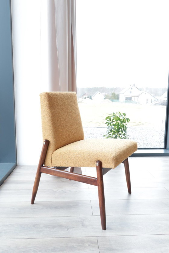 Image 1 of Fauteuil vintage sans accoudoirs jaune moutarde bouclé 1960