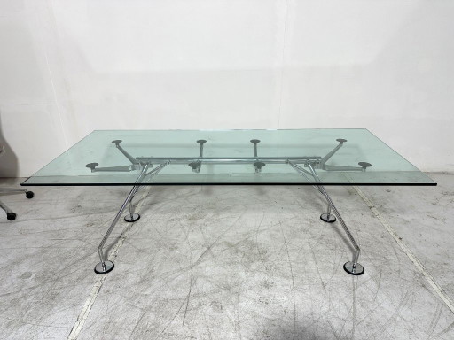 Tecno Nomos — design Sir Norman Foster, 1986 – eettafels, Glass, Metal (photo 2 of 11)