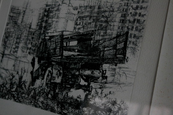 Image 1 of Renzo Vespignani, Italiano (1924 - 2001) - Camión en los suburbios, Año: 1956, Grabado, firmado y numerado a lápiz.