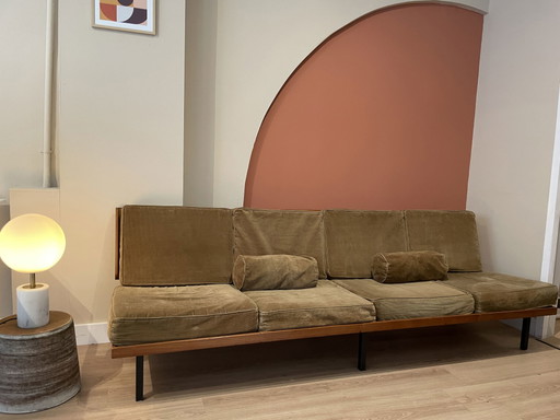 Vintage daybed design