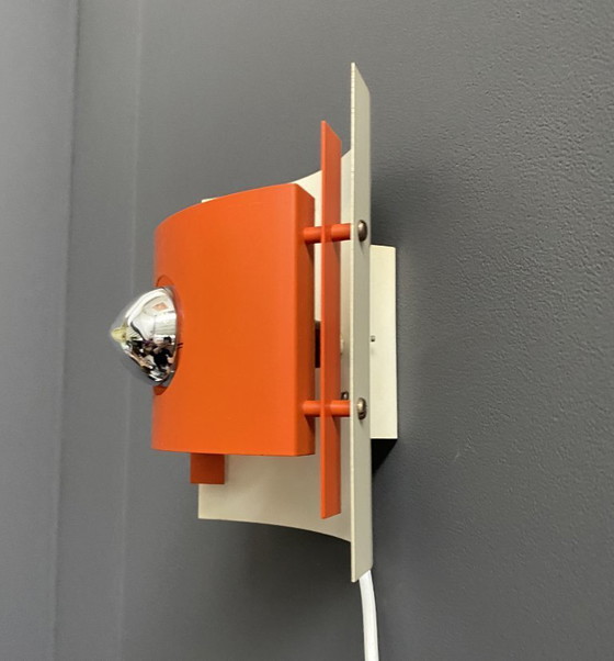 Image 1 of Oranje metalen Anvia Holland wandlamp uit de jaren 70, ruimtevaartstijl.