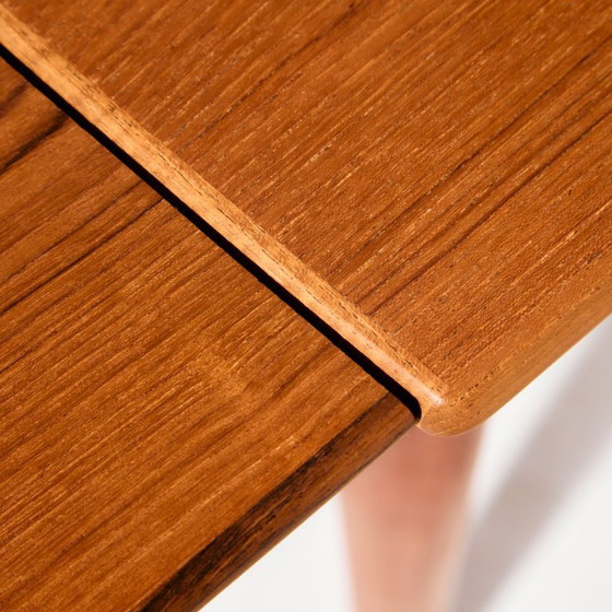 Image 1 of MK9976 Table de salle à manger restaurée en teck et chêne