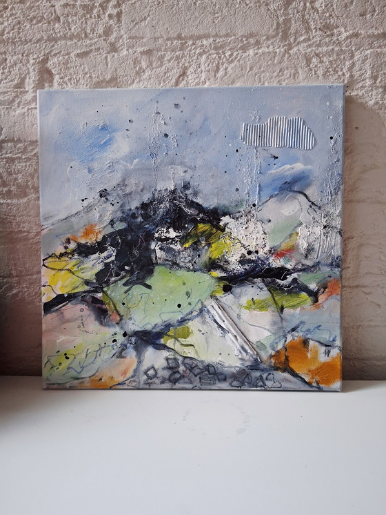 Image 1 of The Eye of the storm,gemengde techniek met veel structuur en collage,gemaakt in acryl,inkt,houtskool,pastel en collage