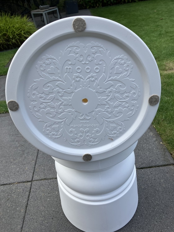 2 x Moooi Antiques Stool Wit Z.G.A.N. – Krukjes, Plastic (photo 6 of 9)
