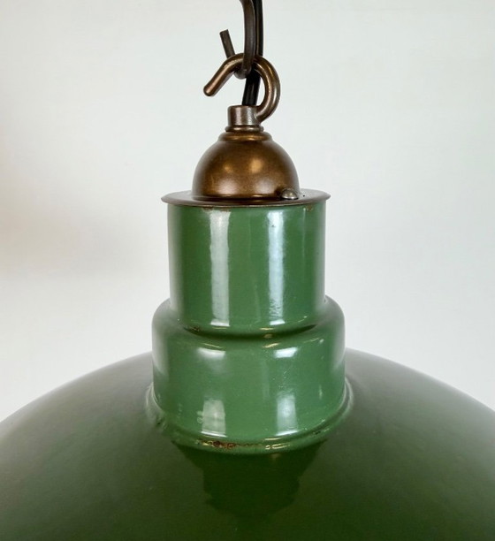 Image 1 of Industriële Britse hanglamp van groen emaille, jaren 60