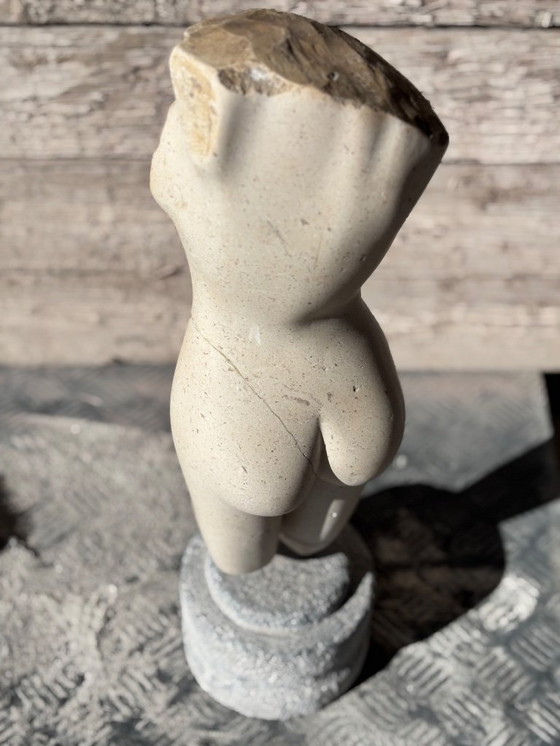 Image 1 of Beautiful marble statue on a pedestal, total height 52 cm