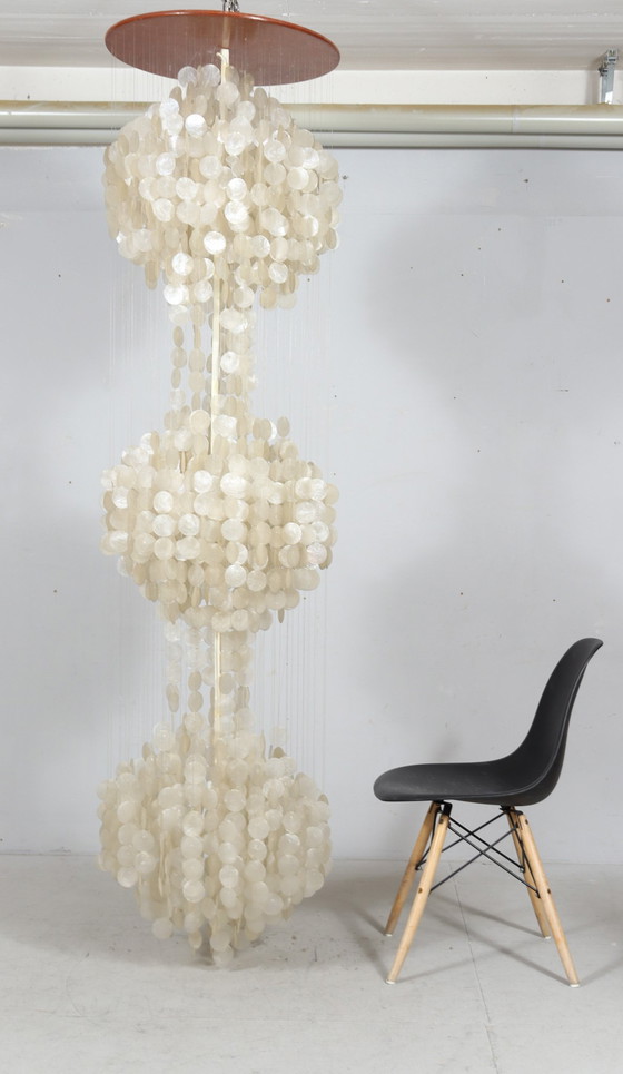 Image 1 of Shell lamp/pearl ceiling lamp of the 80s in the style of Verner Panton