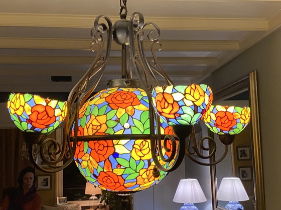 Image 1 of Lámpara colgante única estilo Tiffany con 5 puntos de luz.