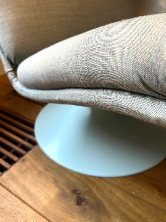 Image 1 of Artifort f504 refurbished with Kvadrat fabric