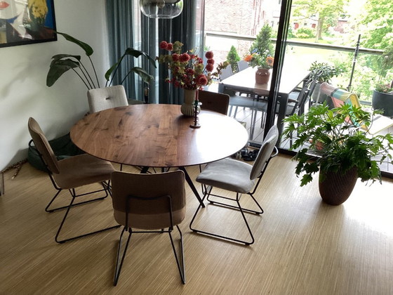 Image 1 of table à manger ronde en noyer