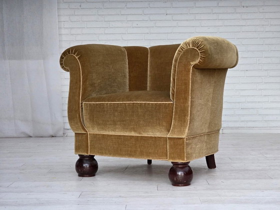 Image 1 of Poltrona relax danese, anni '60, rivestimento in velluto verde chiaro, gambe in legno di quercia.