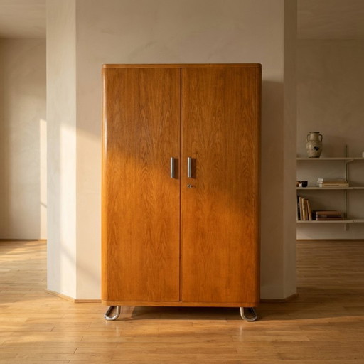 Armoire à vêtements fonctionnaliste de Vichr & spol., armoire de rangement de style Bauhaus, Tchécoslovaquie des années 1930