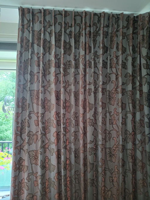 Curtains ; extra long and 9 pieces