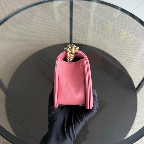 Image 1 of Chanel Boy Small – 20 cm, gestepptes Kalbsleder, roségoldene Beschläge, Serie 28