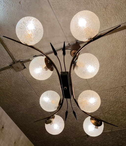 Lustre 8 feux maison Lunel en laiton et verre granité - mid.XXeme