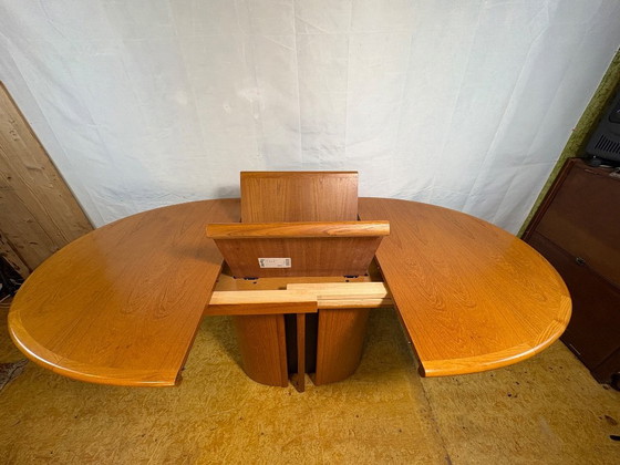 Vintage Skovby Extending Dining Table – Danish Teak – Scandinavian Design  A superb vintage Skovby extending (photo 9 of 13)