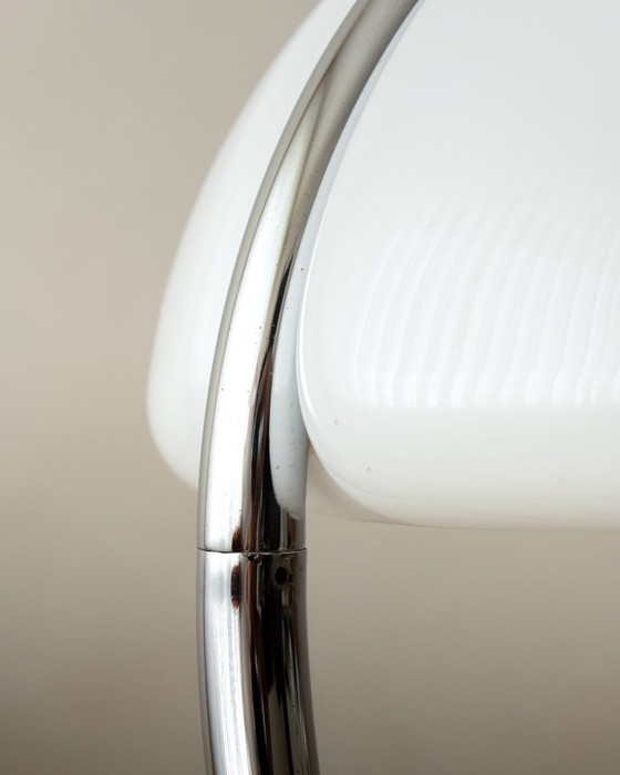 Serpente Model 599 Tischlampe von Elio Martinelli für Martinelli Luce, 1970er Jahre – Tischlampen, Chrome (photo 11 of 24)