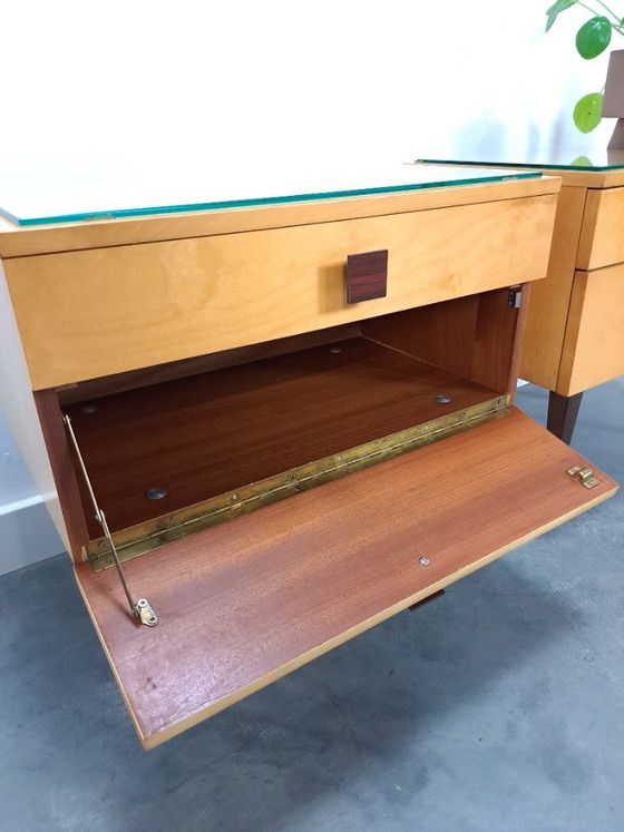 Image 1 of Set nachtkastjes met lade en vierkante grepen