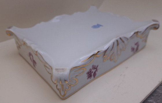 Image 1 of Herend Hungría - Caja de bombones/tarjetas exclusiva con patas - Apponyi Purpur