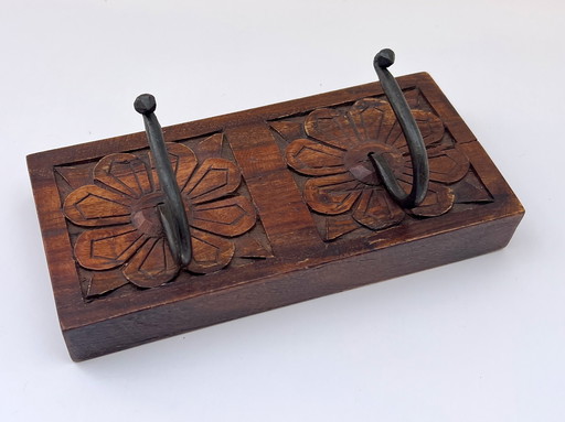 Hand-carved wall-mounted coat rack from India – solid wood with 2 iron hooks