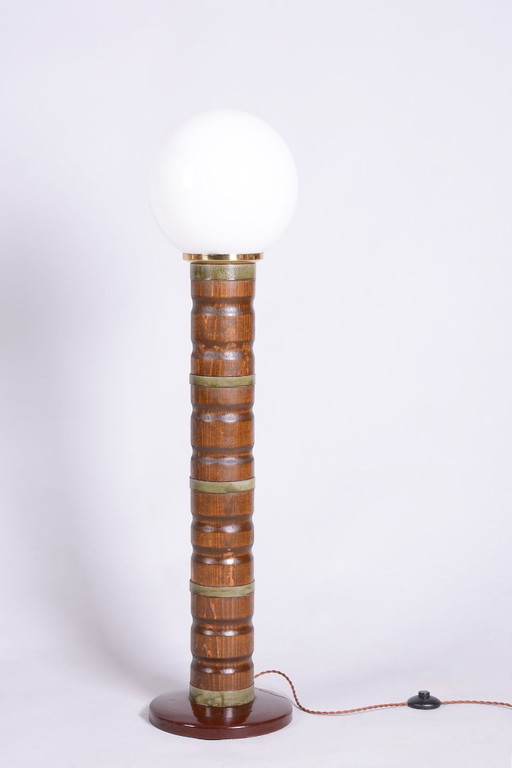 Gerestaureerde art-deco vloerlamp, walnoothout, messing, melkopaalglas, Tsjechisch, jaren 1930 – vloerlampen, Wood